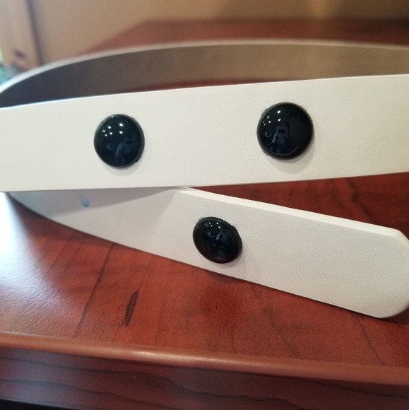 Juicy Couture White Belt w/ Black Enamel Rivets S - Picture 4 of 8